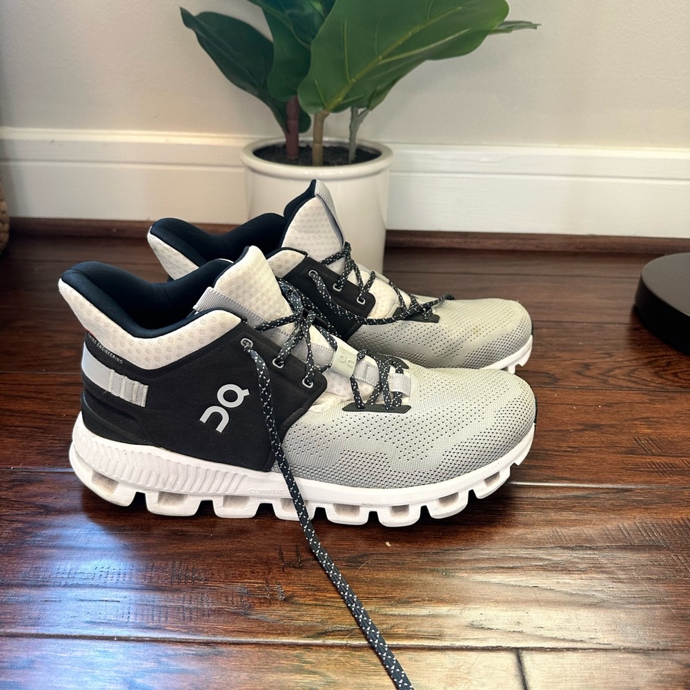 On Running Cloud Hi Edge mens 10.5